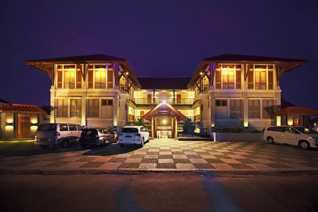 Villa Damar Boutique Hotel Bandung Extérieur photo